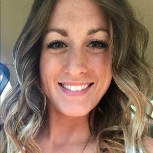 Meet your Posher, Courtney